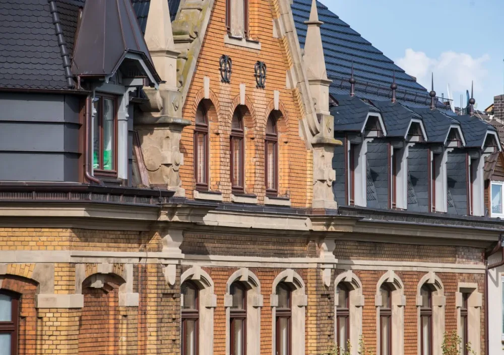 Friedrich-Ebert-Straße 96, Fassadendetail nach der Sanierung